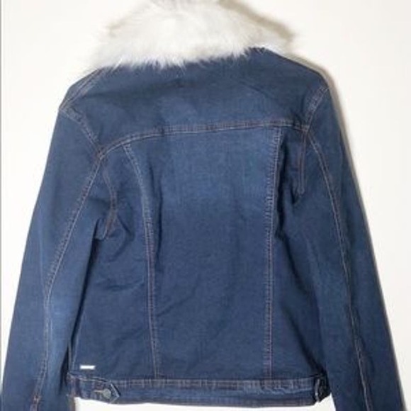 Tahari Denim Trucker Jacket with Detachable White Faux Fur Collar Size S* wom721 - Picture 7 of 10